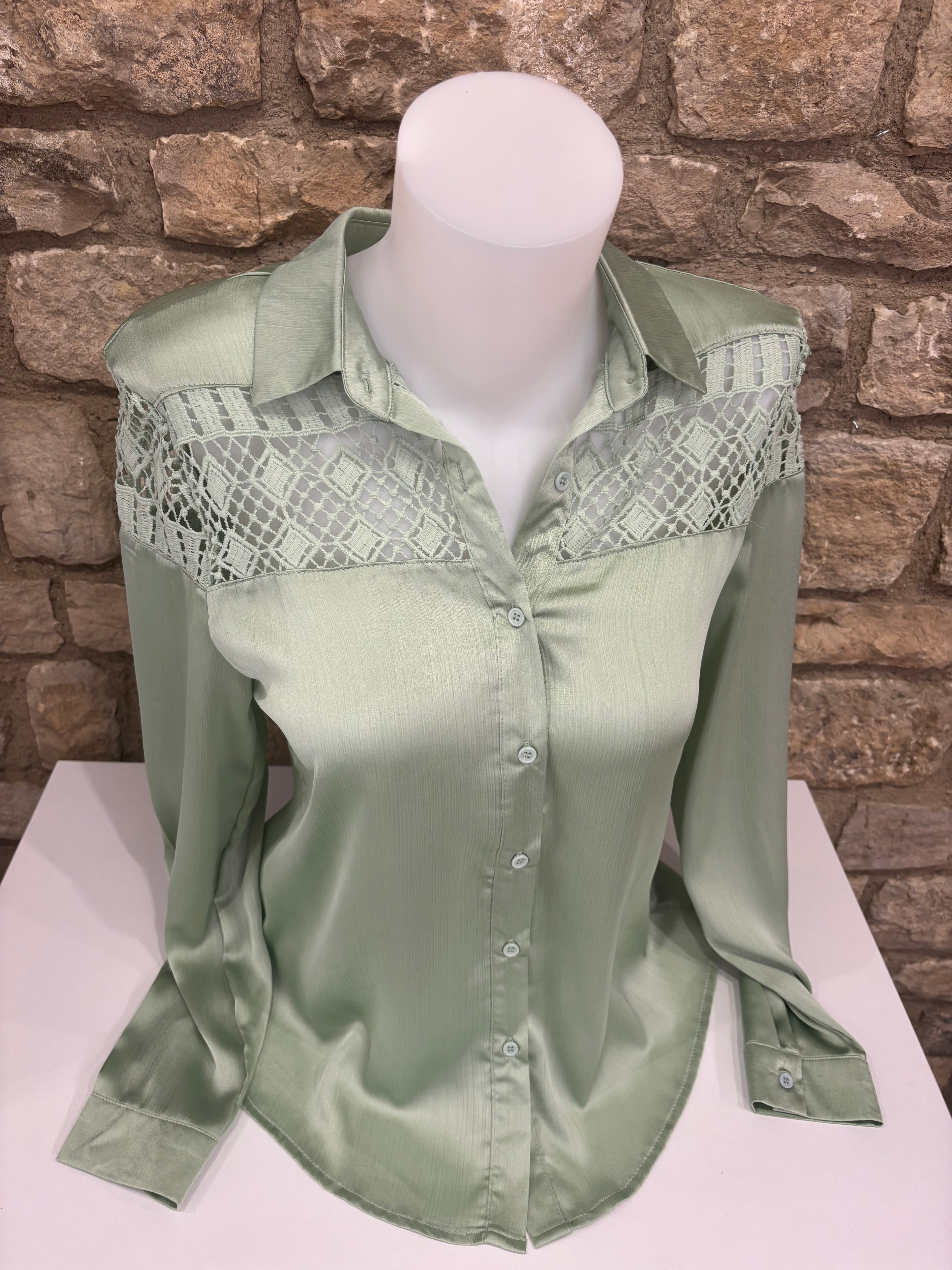 Chemise détails ajourés