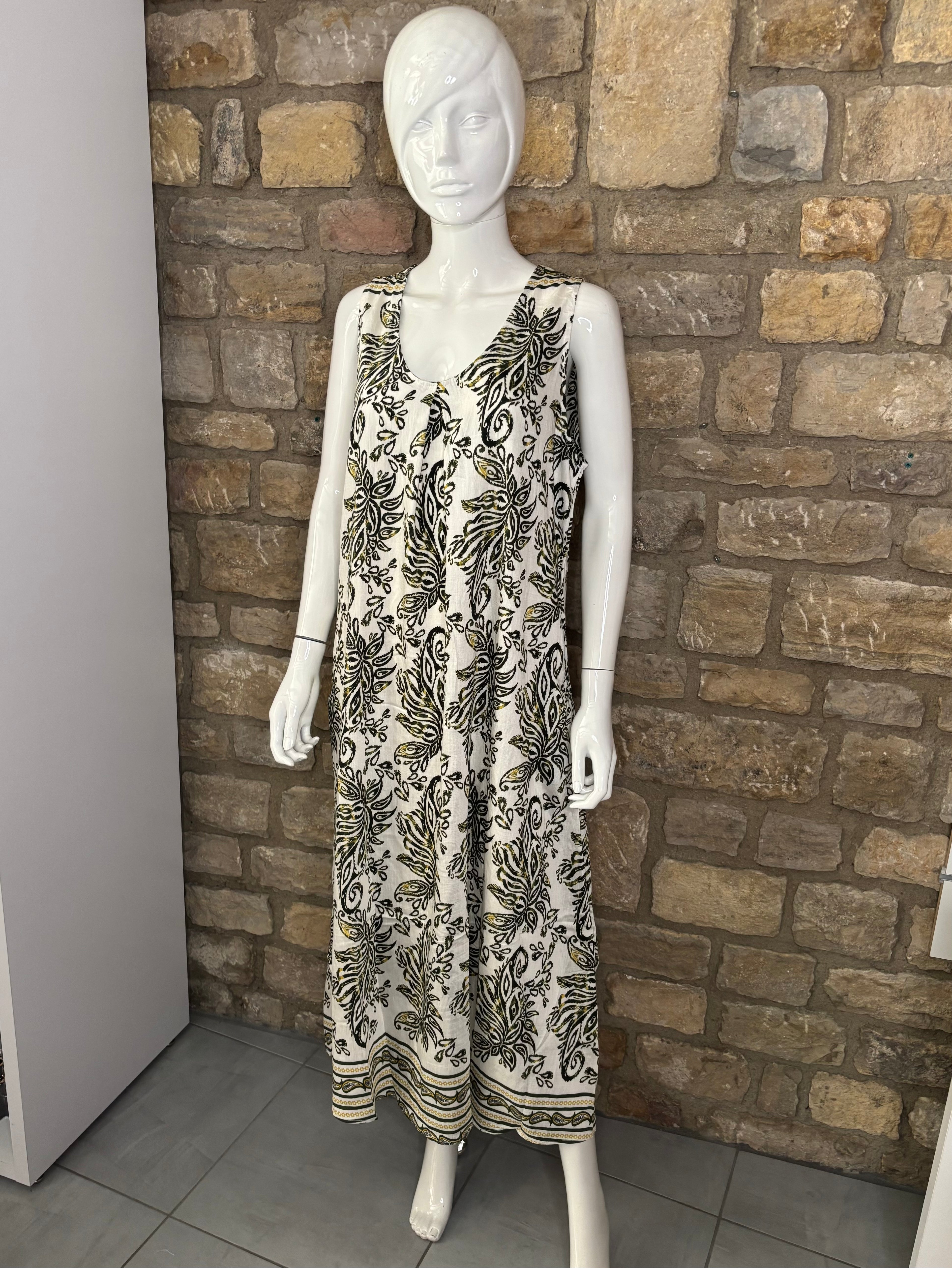 Robe longue sans manches bohème
