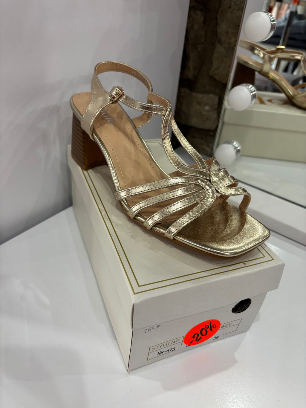 Sandale talon doré