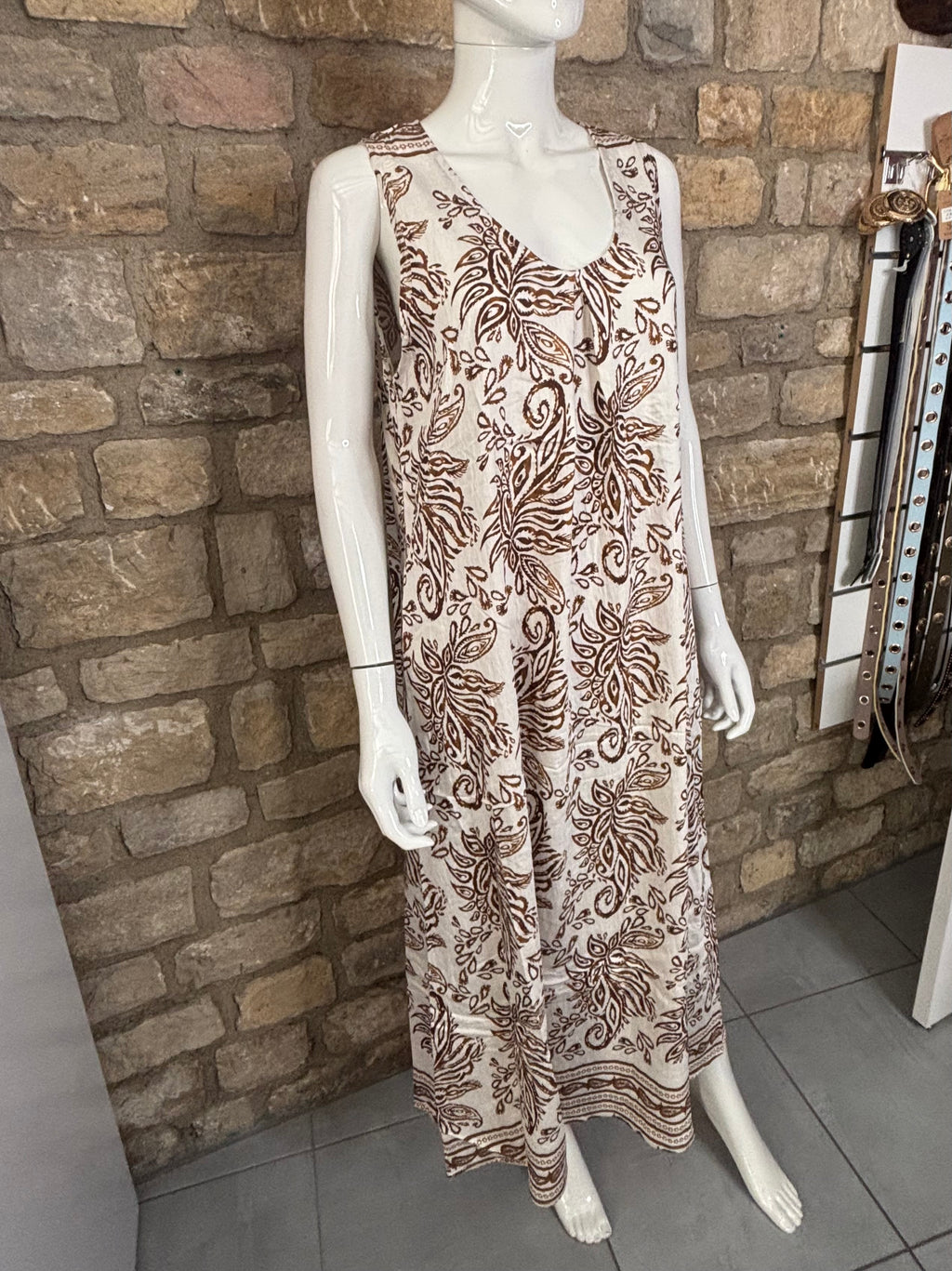 Robe longue sans manches bohème