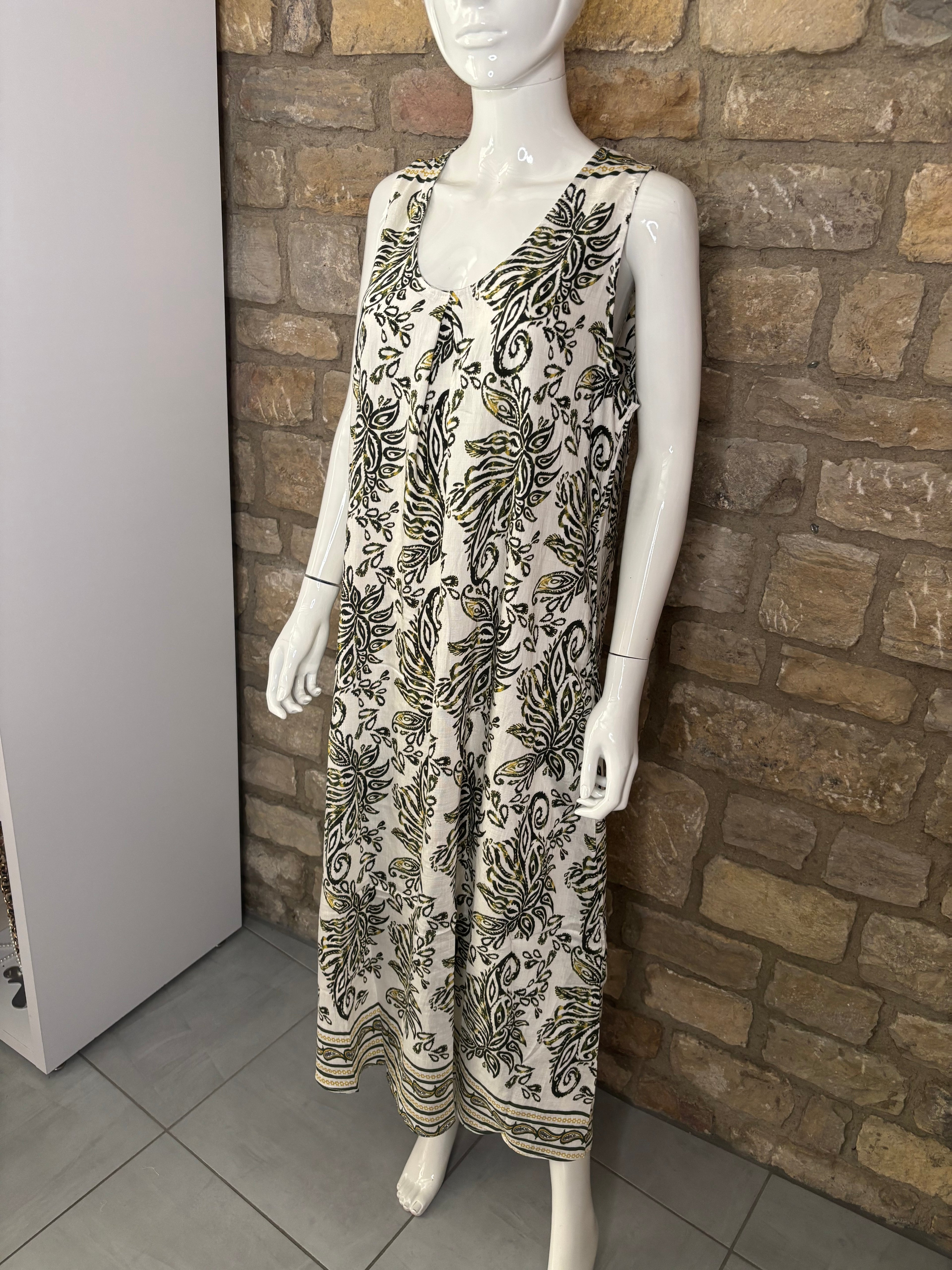 Robe longue sans manches bohème