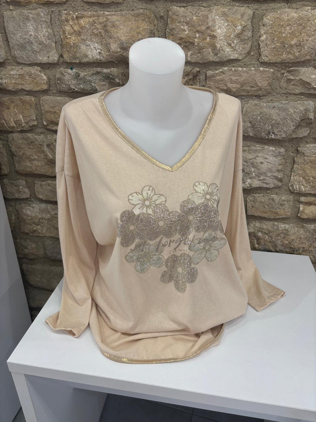 Top manches longues strass et fleurs