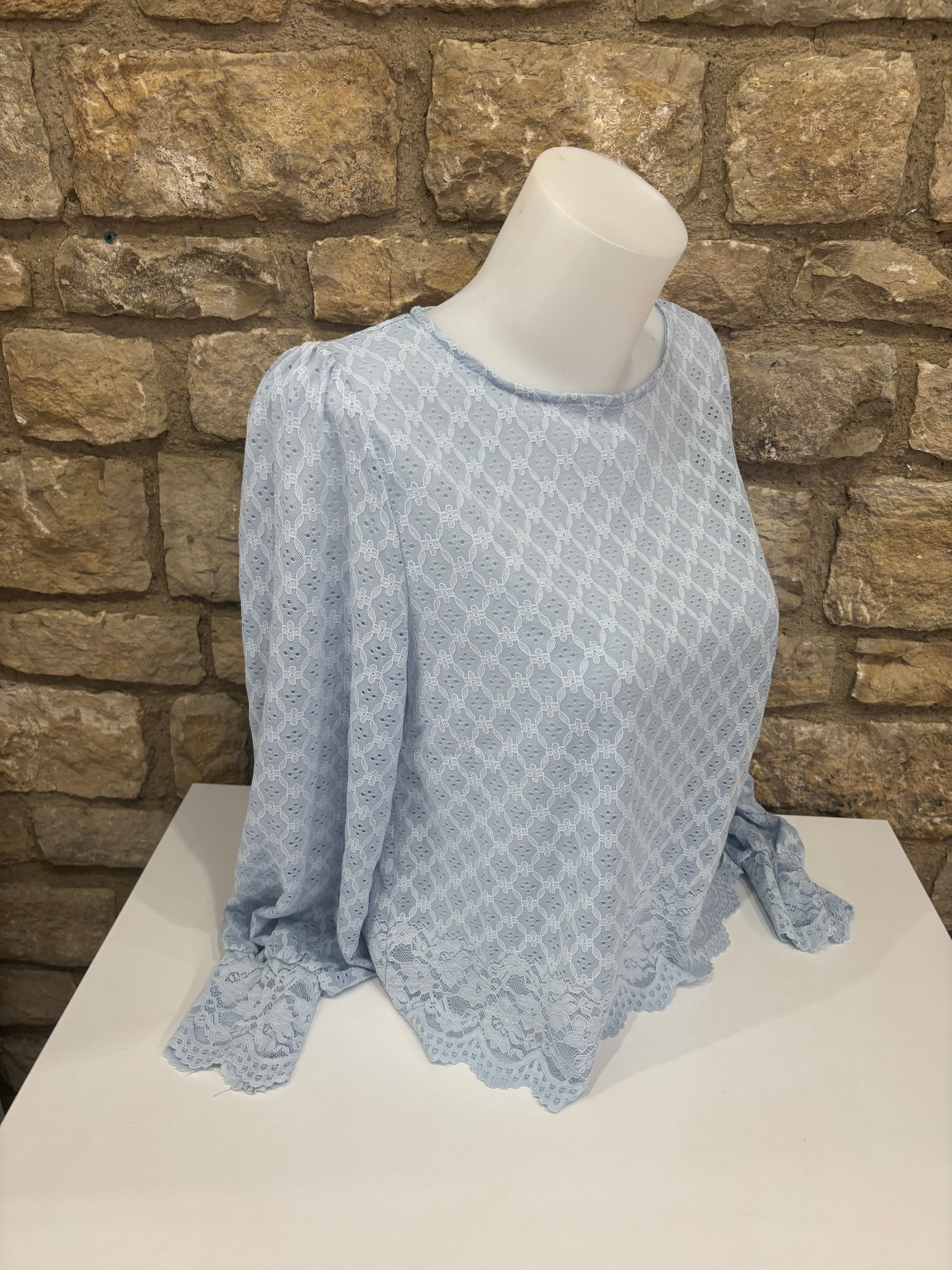 Chemisier en dentelle H145A Bleu ciel