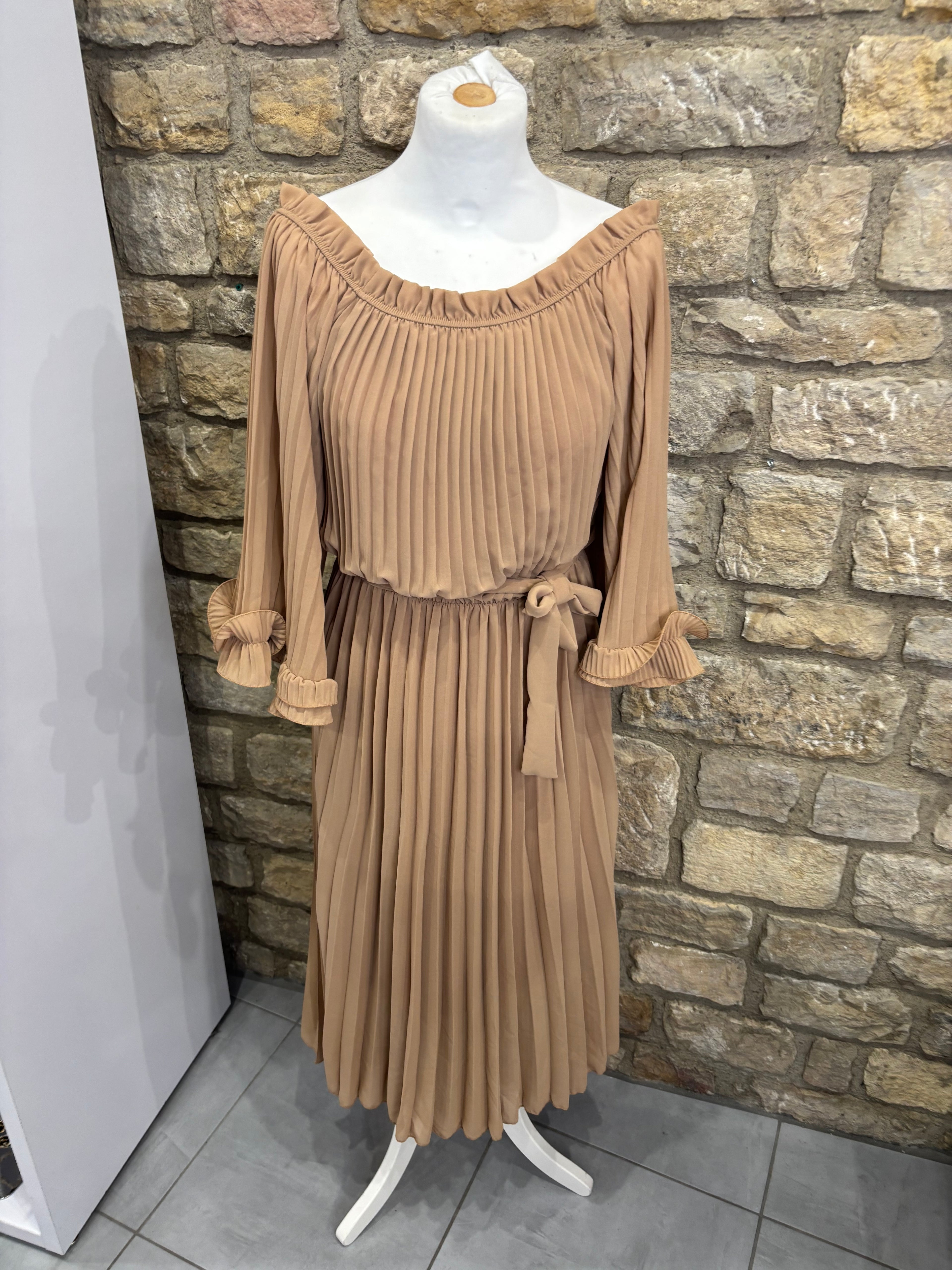 Robe Plissée "Camel"