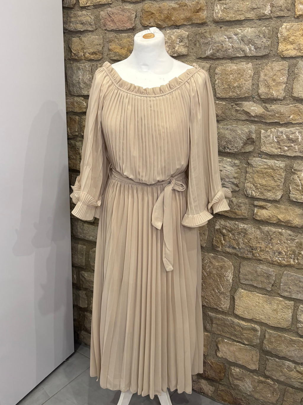 Robe Plissée "Beige"