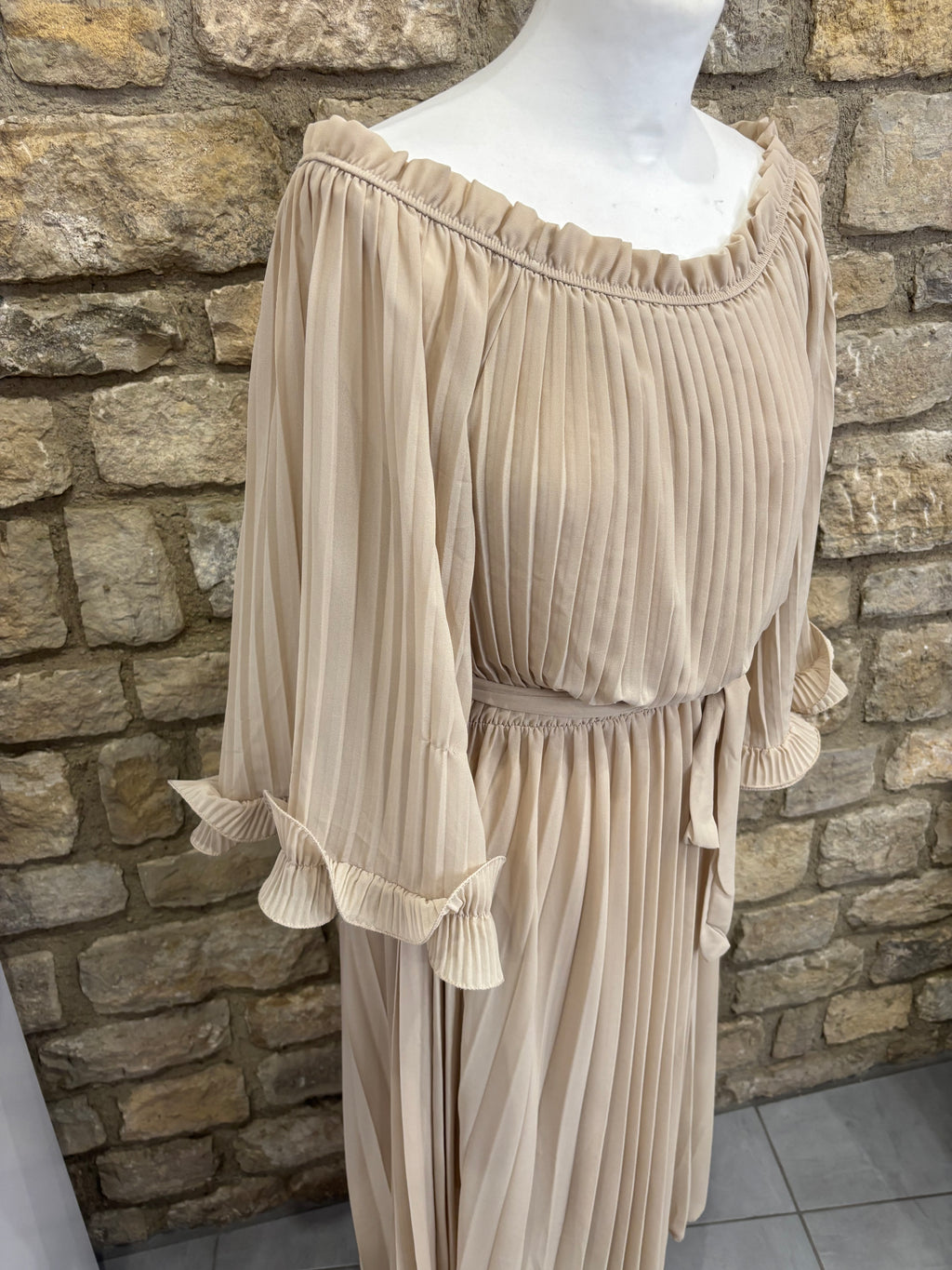 Robe Plissée "Beige"