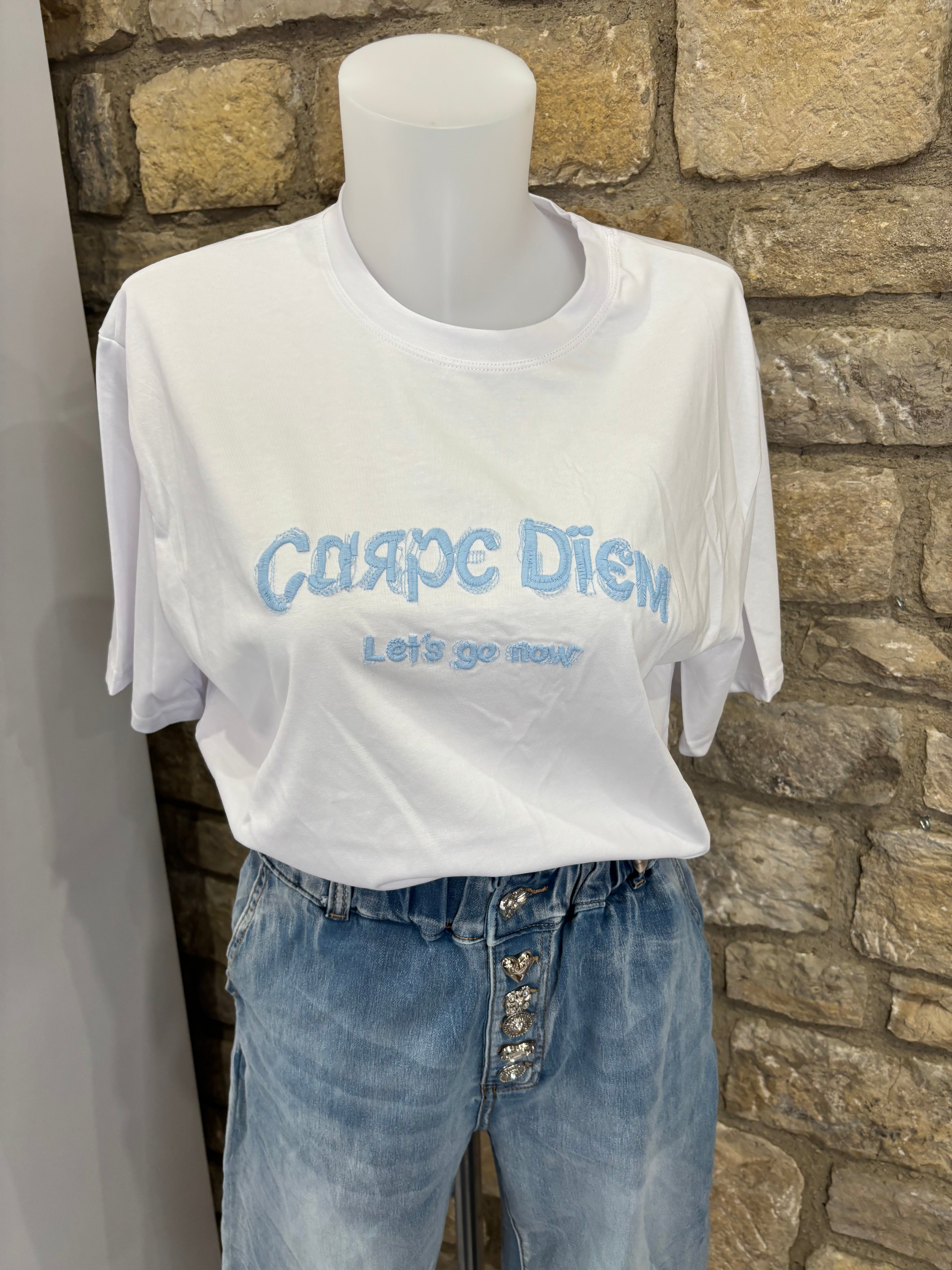 T-shirt brodé message "Carpe Diem" Blanc