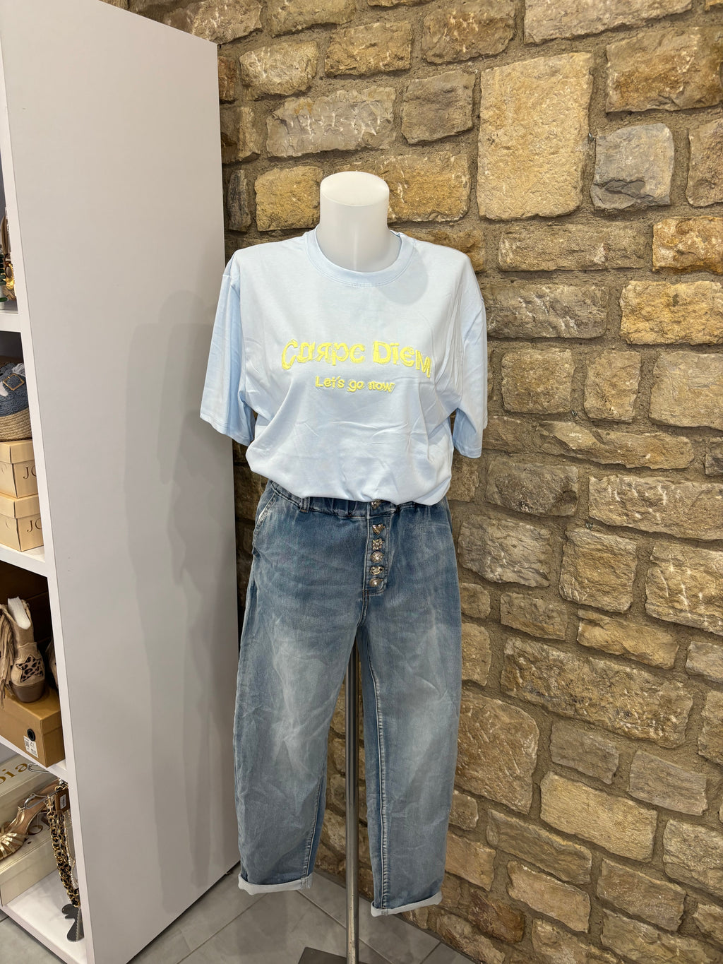 T-shirt brodé message "Carpe Diem" Bleu ciel