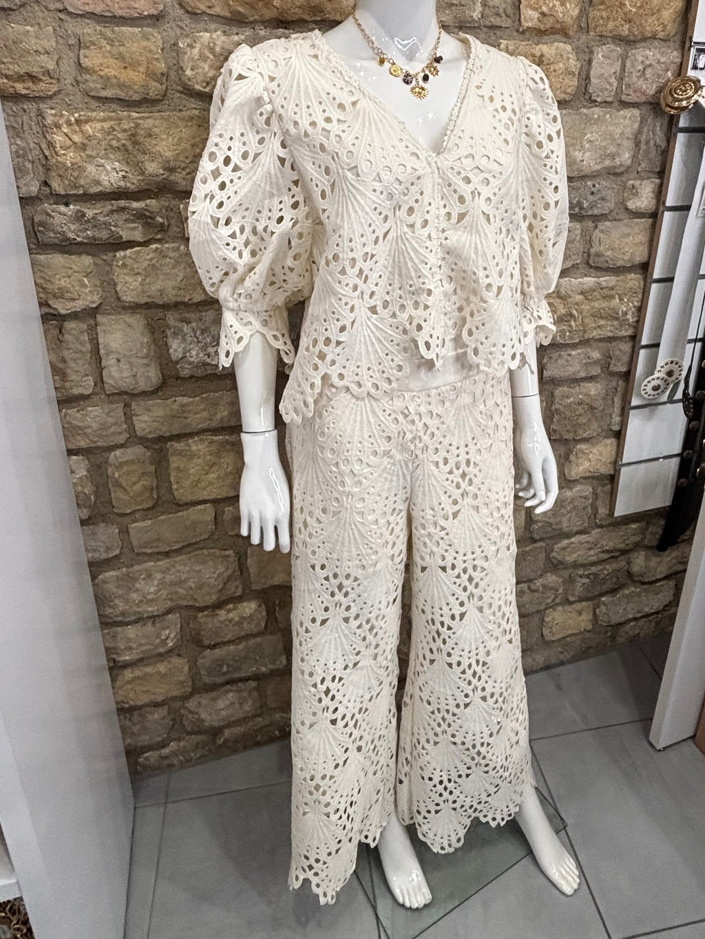 Ensemble Blouse et Pantalon guipure Selena Blanc