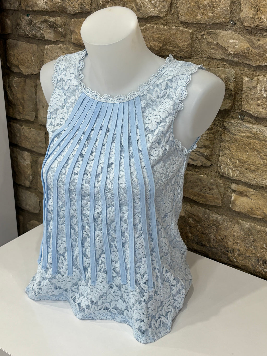 Top en dentelle Anais Bleu ciel